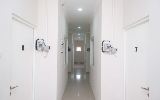 RedDoorz near Kawasan Bandara Ahmad Yani Semarang 2