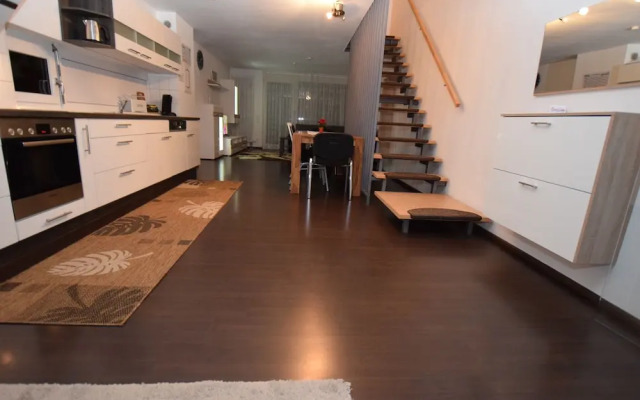 Ab Apartment 80