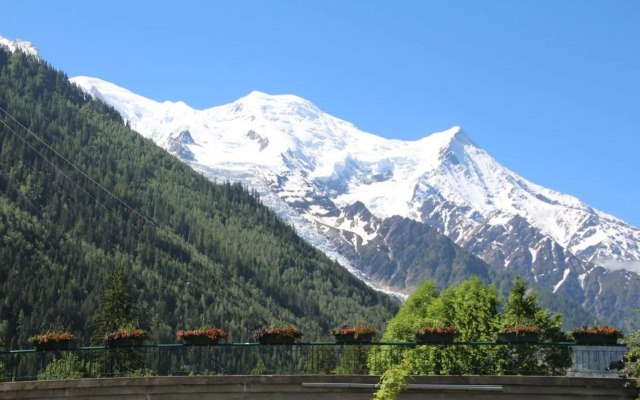 STUDIO CHAMONIX MONT-BLANC Idéalement situé