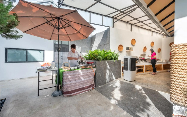 Ai Pai Hotel