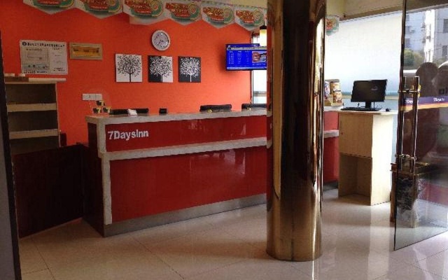 7 Days Inn Shanghai Caoan Road Textile Market Fengzhuang Branch – Lobby – Shanghai