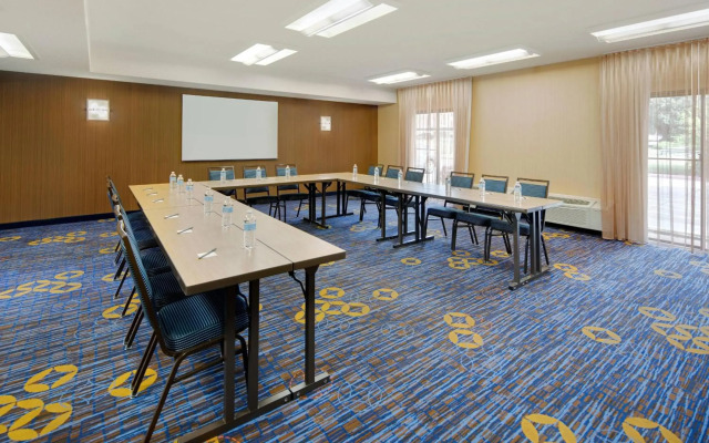Courtyard by Marriott Addison Midway