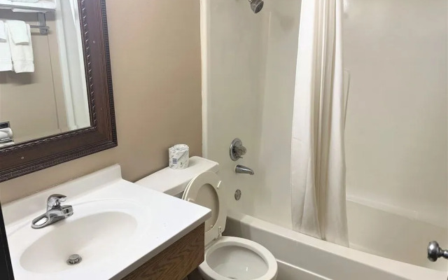 Travelodge by Wyndham Yankton