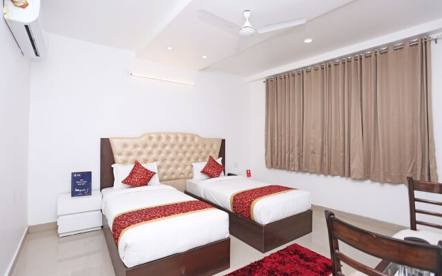 Hotel The Leaf by OYO