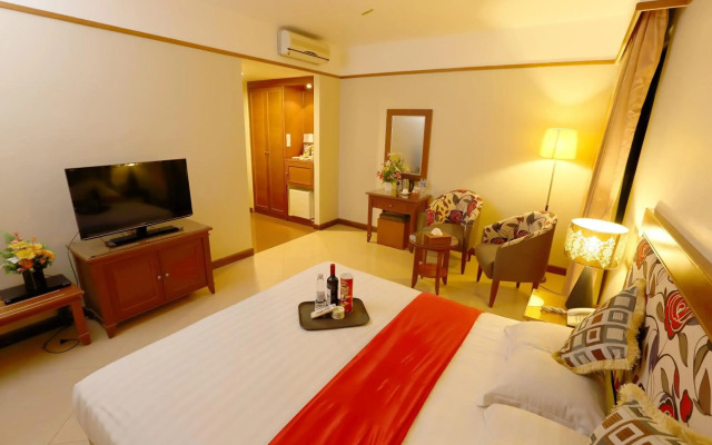 Maximillian Hotel