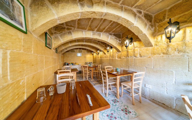 Ta' Pinu B&B