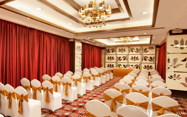 The Golden Palms Hotel & Spa Delhi