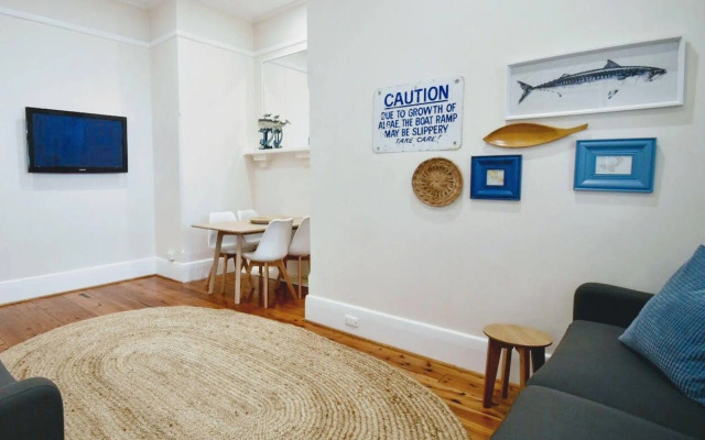Seawall Apartments