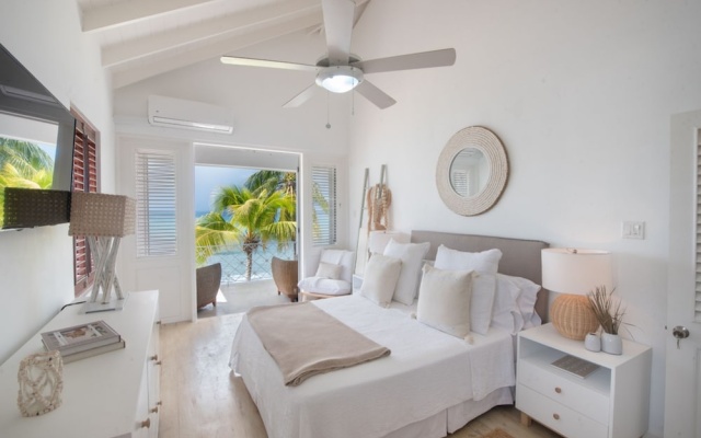 Exceptional Beachfront Living - Milord Sunsets 3 Bedroom Home by Blue Sky Luxury — фото 2