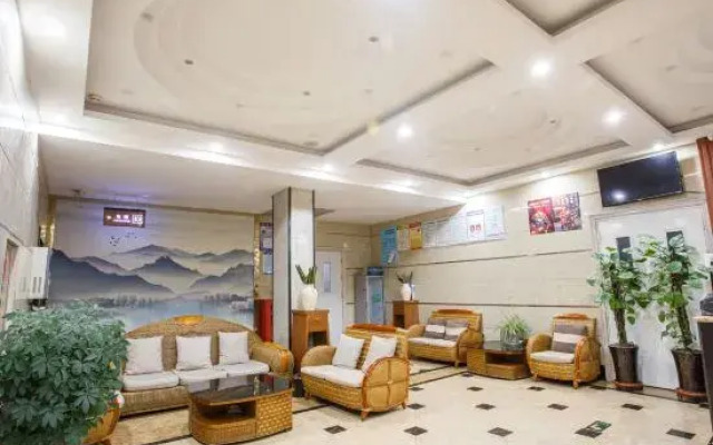 Shunhe Hotel (Xinyang Pingqiao Liugaolibao Plaza Branch)