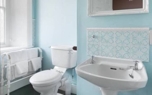 The Briary Hotel - Guest House