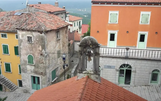 Scampicchio Palace Apartment