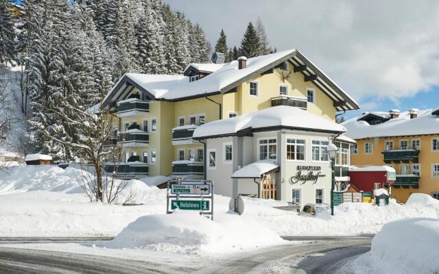 Jagdhof Und Nebenhaus