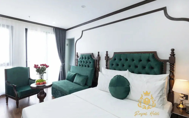 Royal Hotel Me Tri Ha