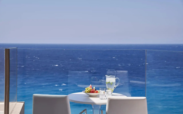 Bellevue On The Beach Suites