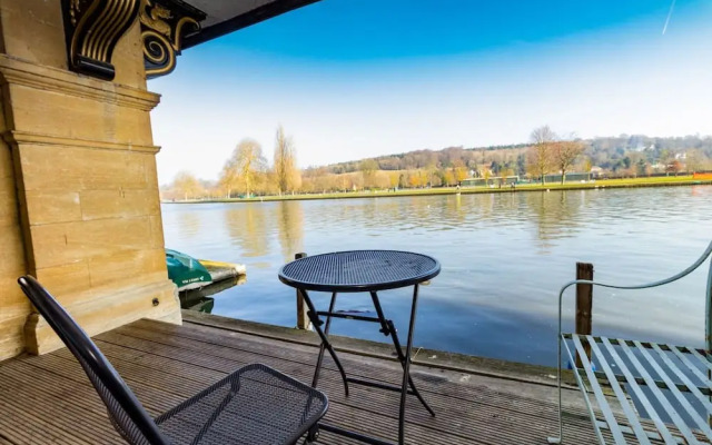 Water s Edge - From 300 Per Night