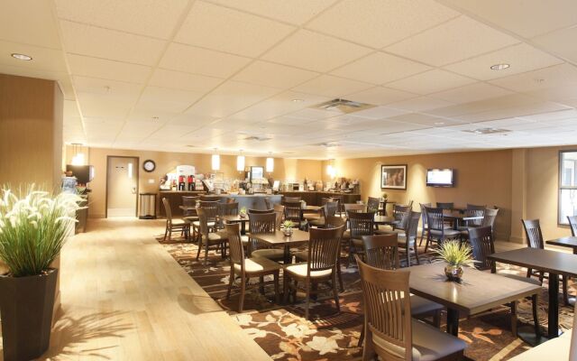 Olds Pomeroy Inn And Suites