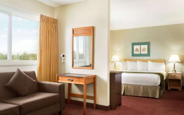 Travelodge by Wyndham Lethbridge