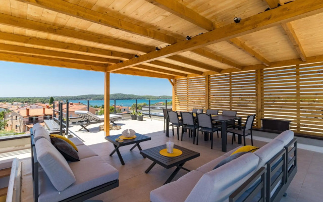 Penthouse Apartment Sax