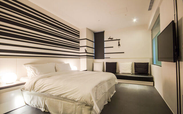 No. 9 Hotel