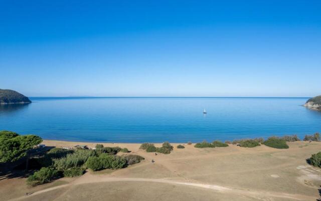 "luxury House In Populonia Above The Sea"