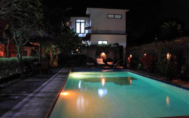 Warsa's Garden Bungalows And Spa