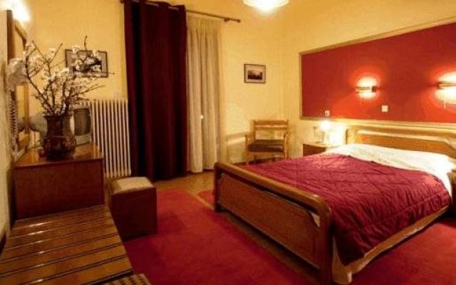 Pezoula Hotel