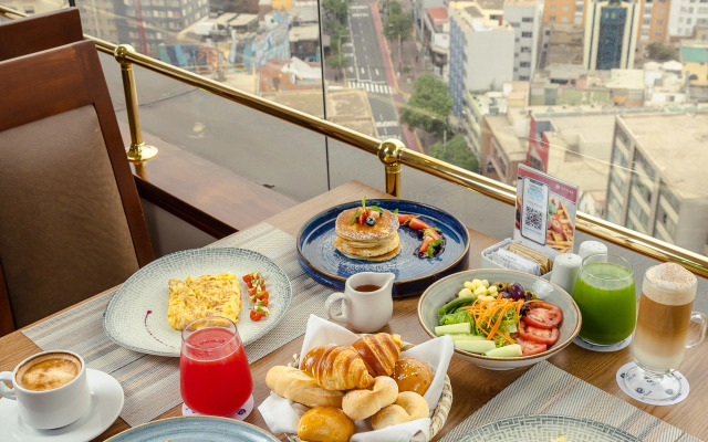 Hotel Estelar Miraflores