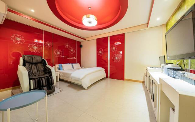 Shine Motel
