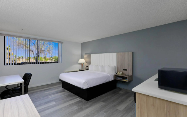 Studio 6 Suites Lake Havasu City, AZ