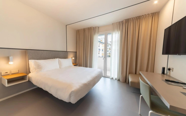 Open Hotel