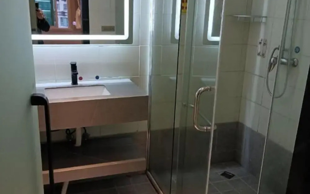 Ruian Shangpin E-sports Hotel