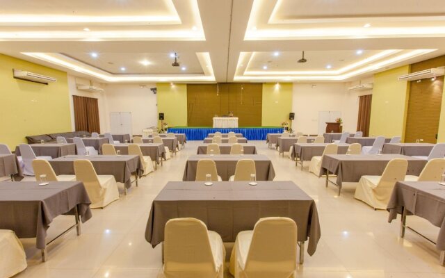 Varee Valley Resort and Restaurant