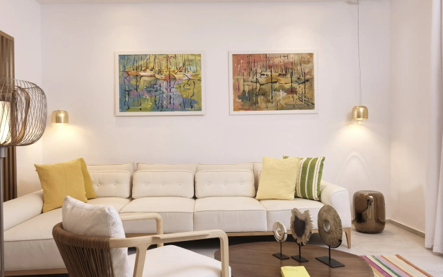 Отель Myconian Korali Relais & Chateaux