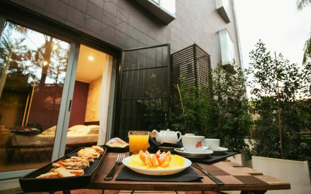 Black Hotel
