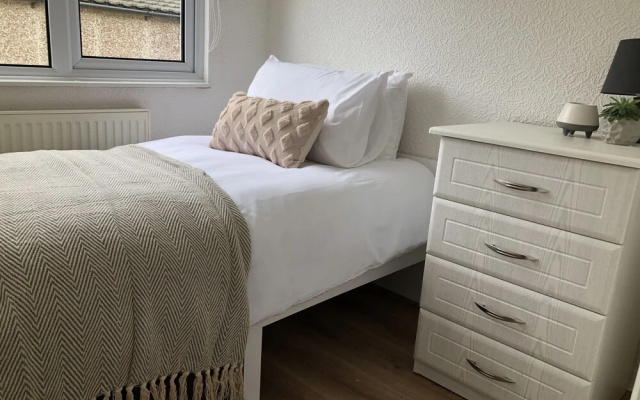 Newly Refurbished Stunning 4-bed Chalet nr Padstow