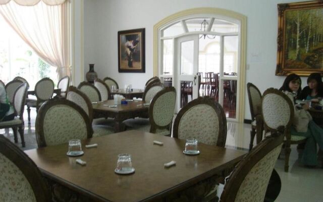 Prince Hotel
