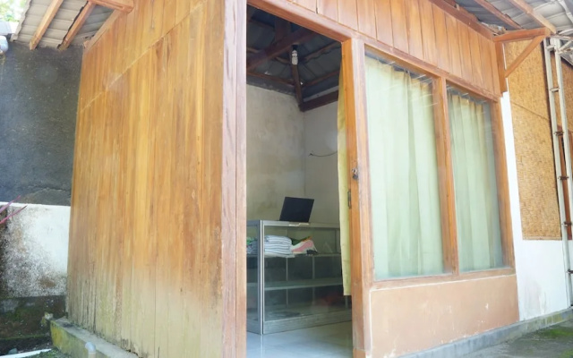 Hotel O Homestay Srikandi Pulau Merah BeachNearPantai Pancer
