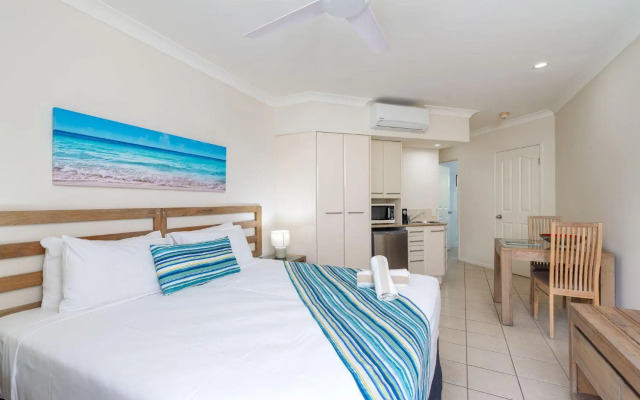 Meridian Port Douglas - Adults only