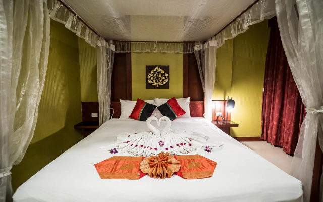 Patong Hemingway's Hotel