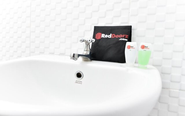 RedDoorz Near Duta Plaza Mall Denpasar