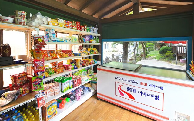 Baenae Dakyoung Paelaeso Pension
