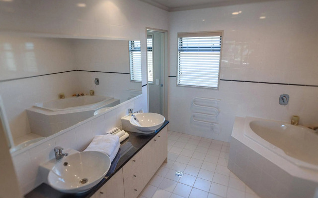 Ocean Breeze Resort