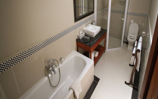 The Victorian 1906 Hotel