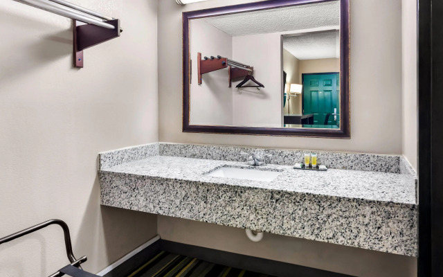 Super 8 by Wyndham Columbia