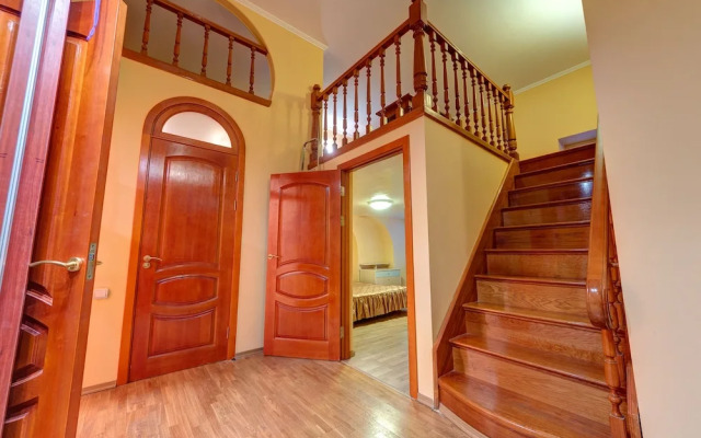 Elegant Apartment on Saksagans'kogo street