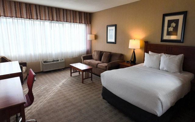 Ramada Hotel & Conference Center by Wyndham Kelowna