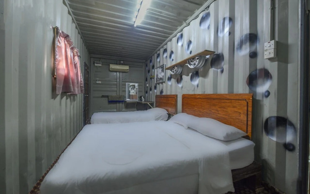 OYO 90589 The Jungle Cabin House