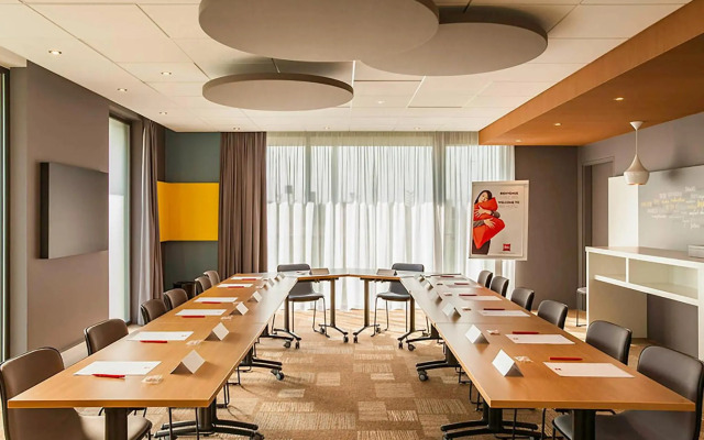 ibis Sens Hotel