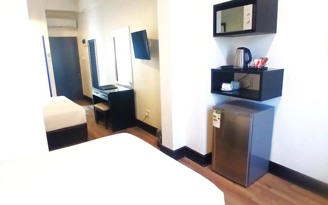 Parade Hotel